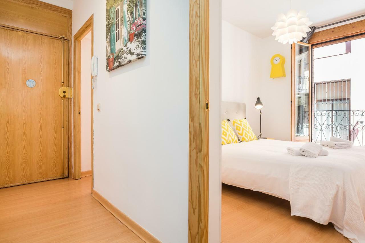 Bnbholder Amazing Vibes Sol Apartment Madrid Bagian luar foto