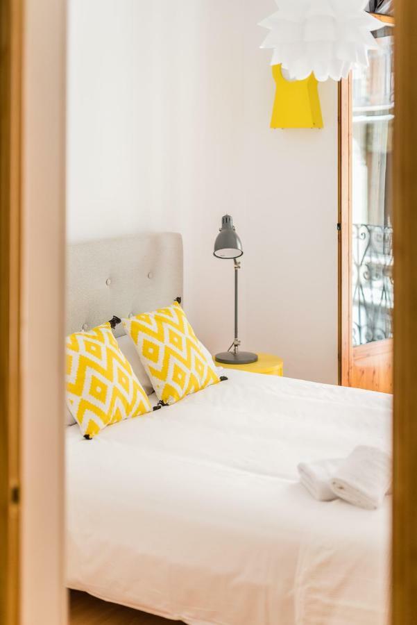 Bnbholder Amazing Vibes Sol Apartment Madrid Bagian luar foto