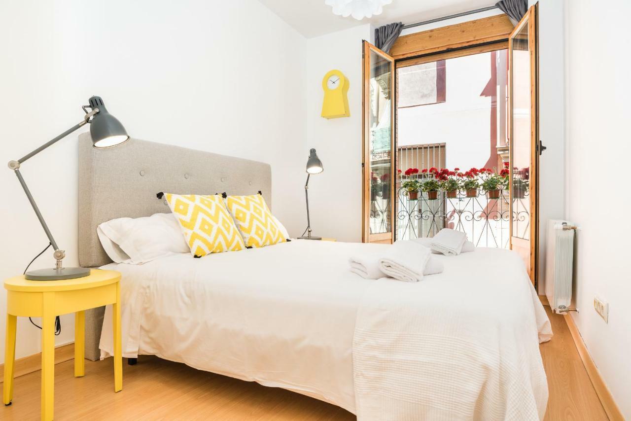 Bnbholder Amazing Vibes Sol Apartment Madrid Bagian luar foto